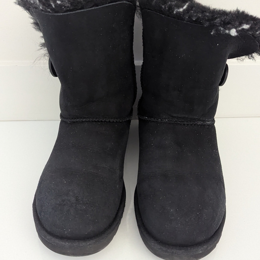 UGG Black Winter Boots with Shearling Lining
